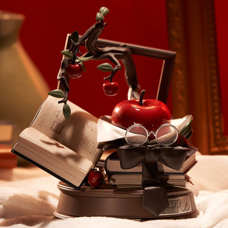 Apex Toys Reverse: 1999 APPLe the Erudite and Juicy Edition