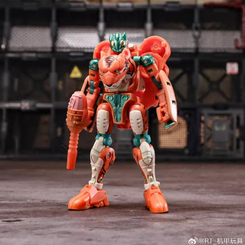 Robot Toys RT-04Y Hu Pioneer