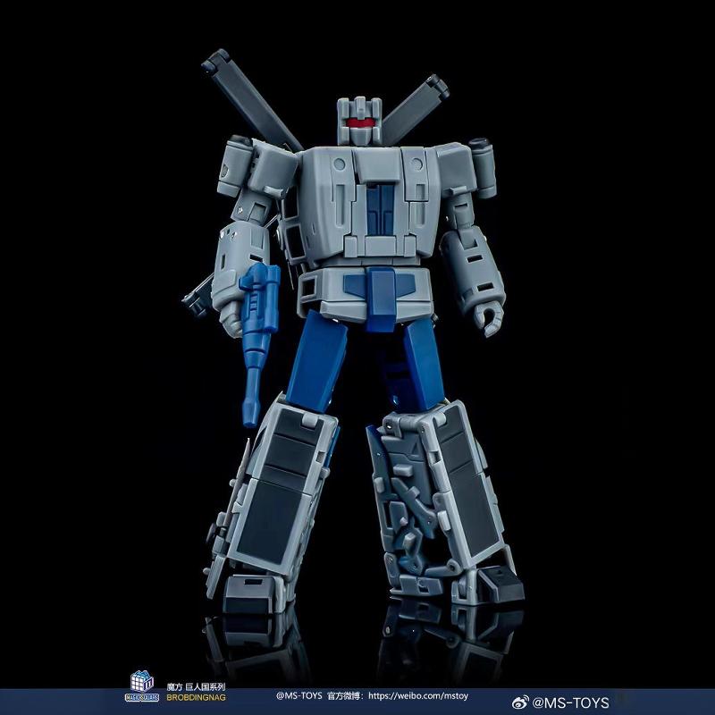 Versión repintada del combinador de vórtices Tornado Bruticus Magic Square MS-B54C
