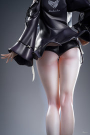 [Reserva anticipada] Figura de escala 1/6 de Kurochako de DK Studio que tiene problemas para elegir medias en el probador