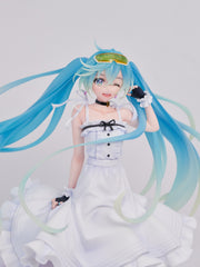 Wonderful Works Vocaloid Hatsune Miku GT Project Racing Miku (2021 Vacation Style Ver.) 1/7 Scale Figure