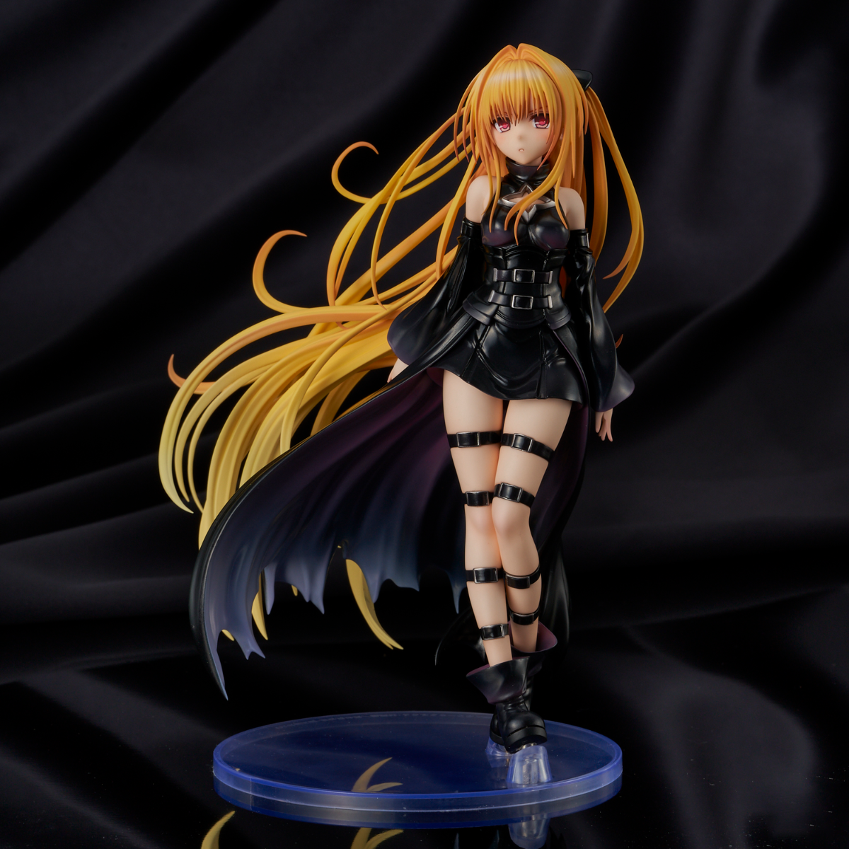 Union Creative To Love-Ru Darkness Golden Darkness (Black Trance Ver.) Figure