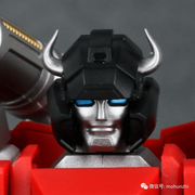Generation Toy GT-11 Redbull Sideswipe