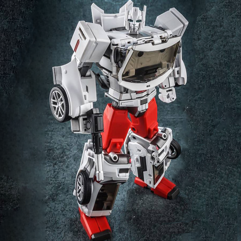 [Pre-Order] Generation Toy Guardian GT-08A Sergeant Defensor Streetwise